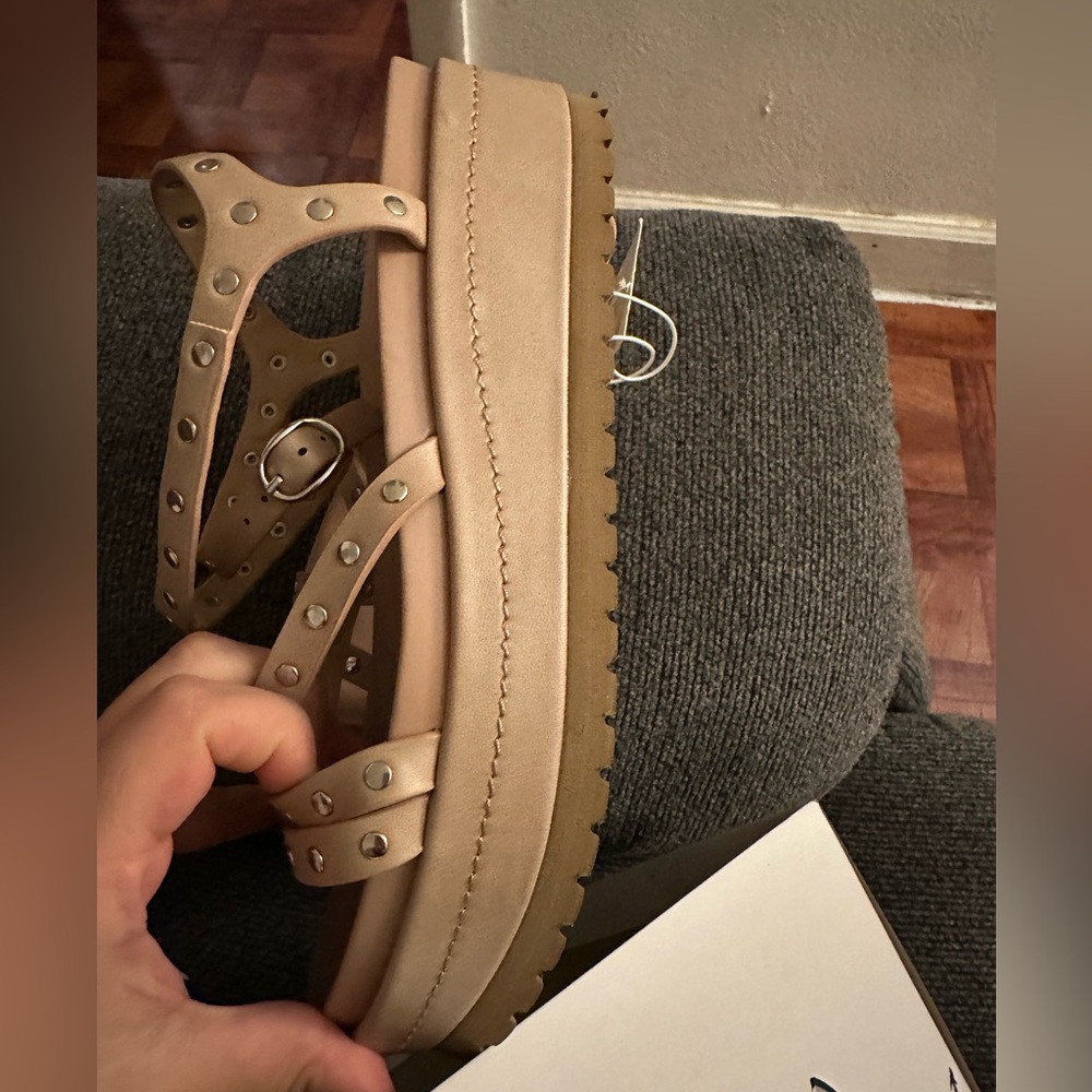 A new day shoes size 5.5